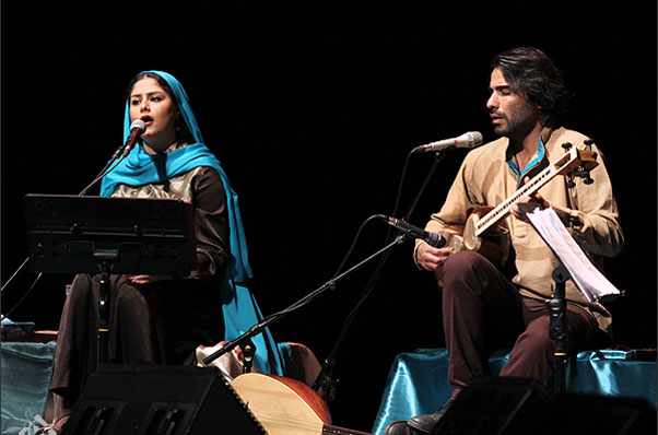 کنسرت خواننده زن در اپرای سعدی شیراز!