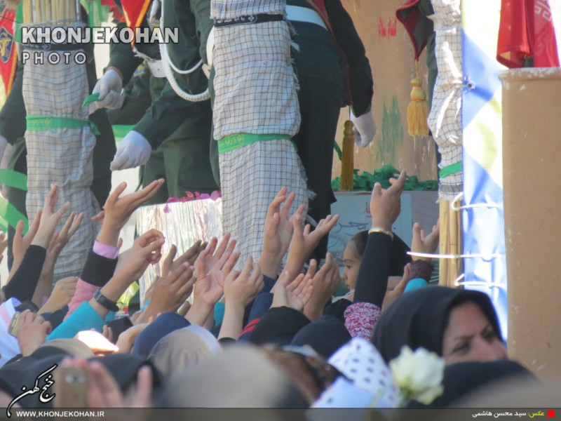 گزارش تصویری(1): استقبال باشکوه تسنن و تشیع خنج از کاروان شهدای گمنام