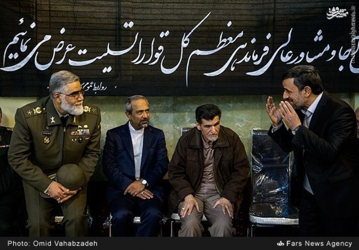 عکس: واکنش رئیس دفتر روحانی در برابر احمدی نژاد