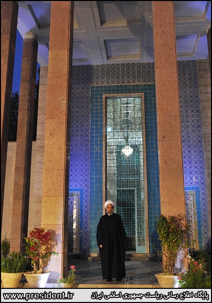 عکس های یادگاری روحانی در شیراز