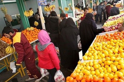 آغاز توزیع میوه طرح تنظیم بازار/سیب 3000 و پرتقال 3500 تومان در 120 نقطه شیراز