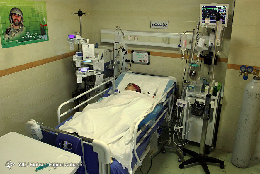 عکس/ بستری شدن مادر شهید صیاد شیرازی در بیمارستان