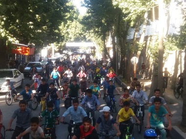 <a href='http://shiraze.niloblog.com/p/4166'>برگزاری</a> همایش بزرگ دوچرخه‌سواری در اقلید