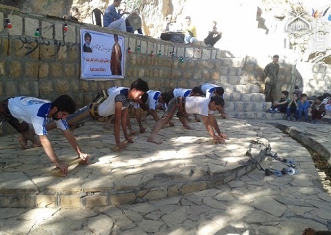 برگزاری همایش پیاده روی خانوادگی در بوانات بمناسبت عید ولایت+عکس
