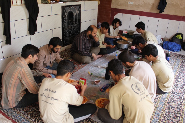 محرومیت زدایی روستای درمه شهرستان خفر توسط گروه جهادی «فاتح»