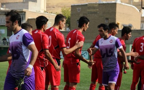 دیدار حساس کارا شیراز در لیگ دسته دوم فوتبال کشور+تصاویر