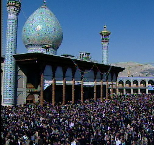 اولین تجمع زائرین اربعین حسینی در حرم شاهچراغ