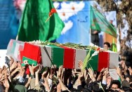 ورود پیکرهای مطهر شهدای مدافع حرم به شیراز/ مراسم وداع با شهدا 14 فروردین