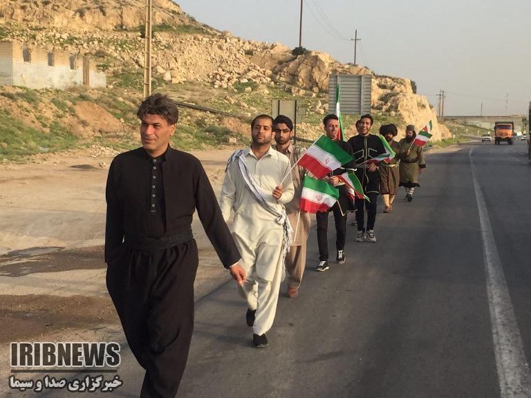 پیاده روی اقوام ایرانی از شیراز تا خلیج فارس
