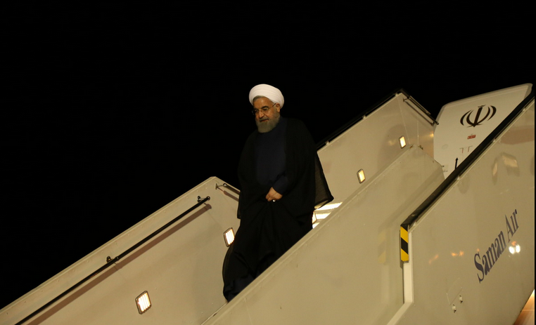 رئیس جمهور شبانه وارد شیراز شد
