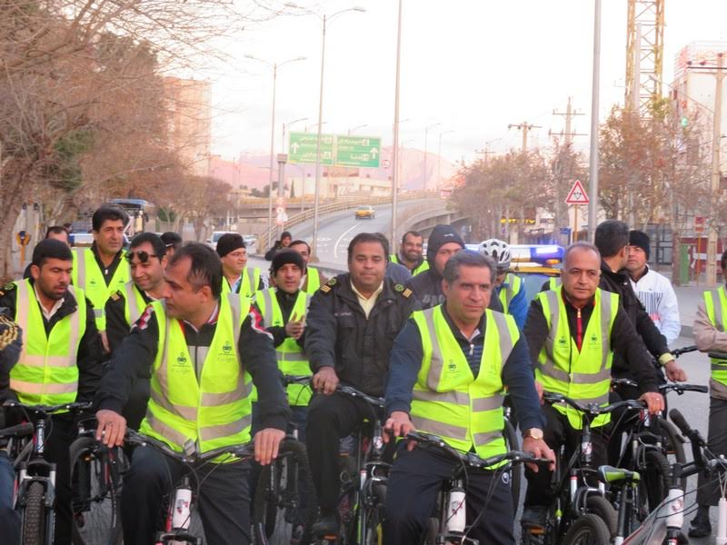 سه‌شنبه‌های بدون خودرو؛ فرصتی برای تنفس هوای پاک/ این بار کارکنان اداره کل تامین اجتماعی فارس پا به رکاب شدند