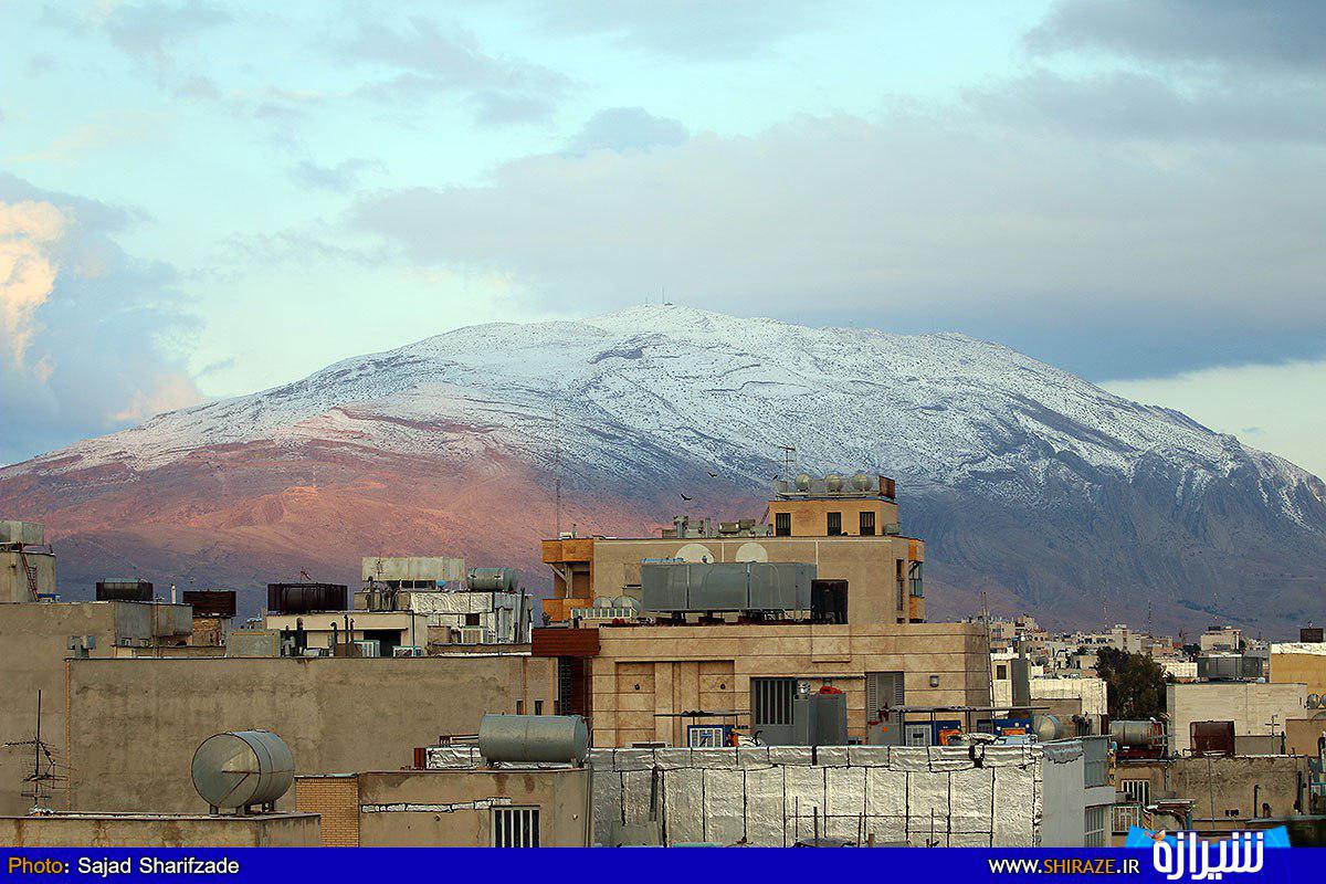 بارش برف و باران آسمان شمال فارس را فرا گرفت/ تعطیلی مدارس در اقلید و خرم بید