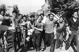 واکنش مردم شیراز به کشتار مردم قم در 19 دی 56