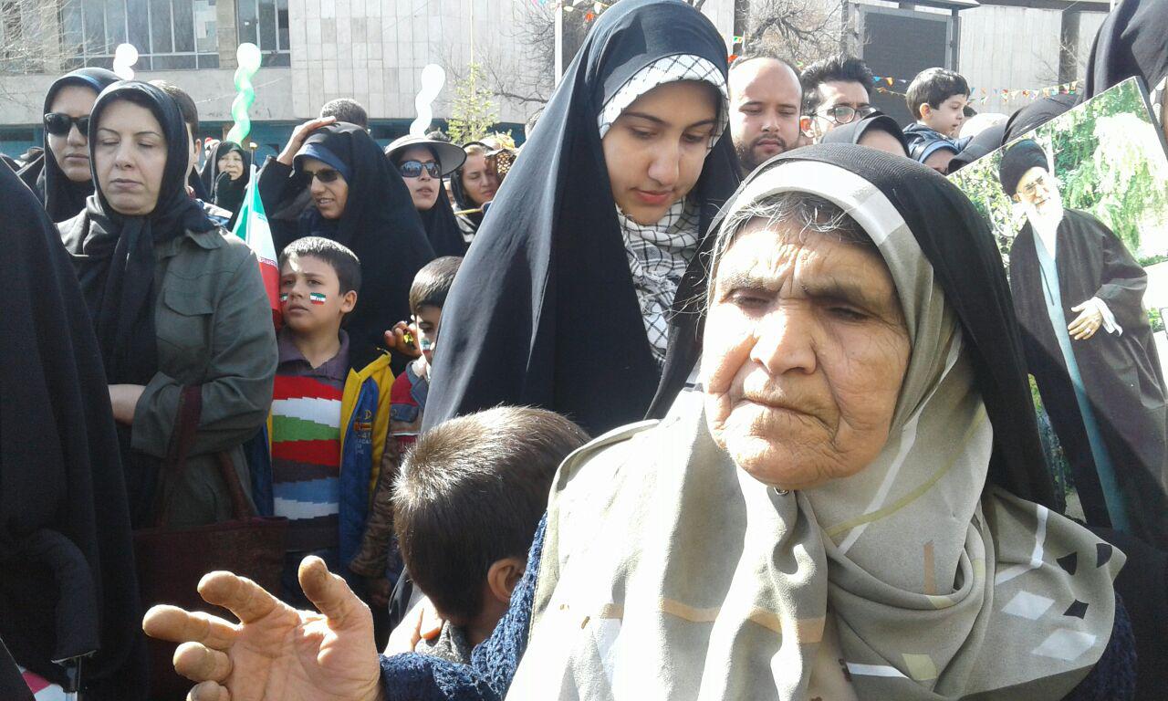 شرحی بر چهلمین حضور در جشن پیروزی انقلاب اسلامی/ مدیریت جهادی راه حل عبور از مشکلات