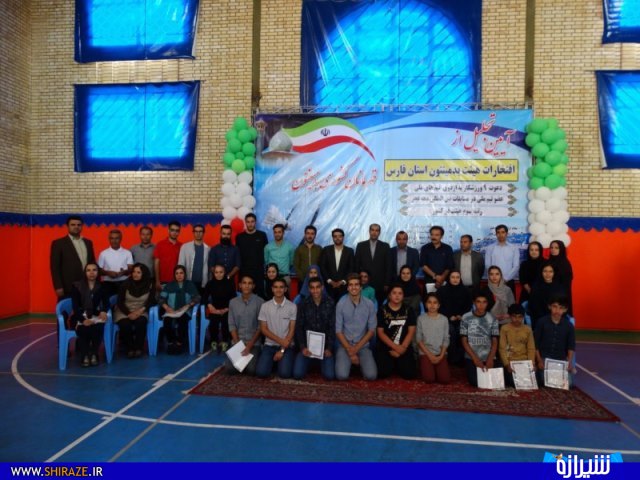 برگزاری مراسم تجلیل از قهرمانان شیرازی بدمینتون کشور+عکس