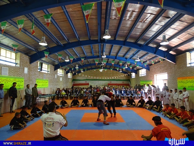 بهره برداری از سالن ورزشی در شهرستان پاسارگاد با اعتبار 12 میلیاردی+تصاویر