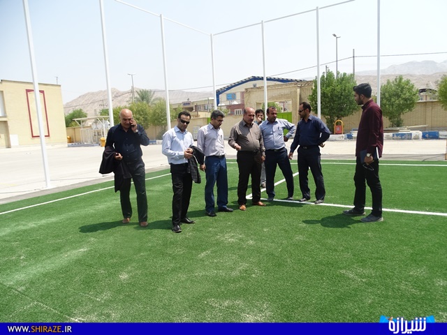 بازدید مدیرکل ورزش فارس از روند ساخت پروژه های ورزشی در لامرد+تصاویر