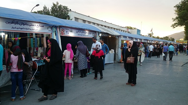 برپایی نمایشگاه تولید و اشتغال صنایع خانگی بانوان کار آفرین در شیراز