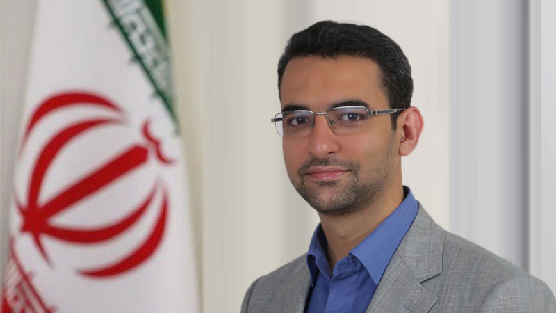 وزارت ارتباطات در انتظار جوان 36 ساله/همکاران آذری جهرمی درباره او چه می گویند