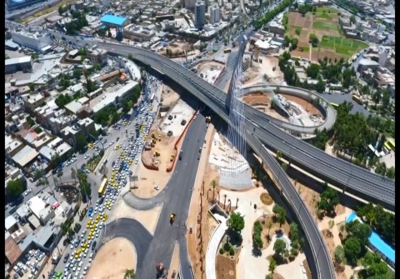 پل و روگذر در ترافیک شیراز/ کلانشهری بدون طرح ترافیک