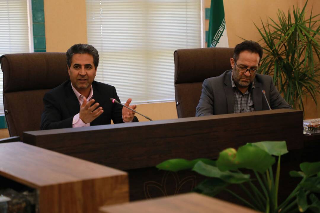 تعامل شهرداری با مراکز علمی و دانشگاهی/ پروژه های اجرا شده در شیراز حس خوب زندگی را به شهروندان منتقل نمی کند