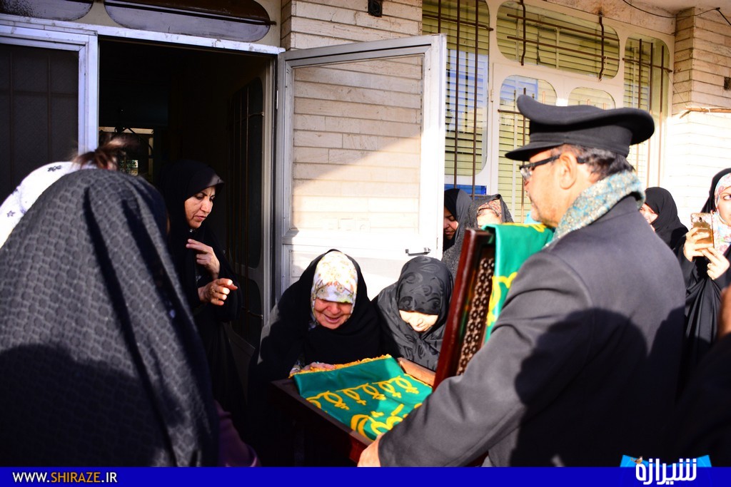 اولین روز حضور خادمان حرم امام رضا (ع) در شیراز/ از زیارت شاهچراغ (ع) تا دیدار با خانواده شهدا