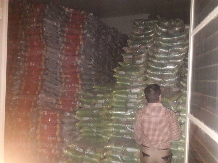 کشف بیش از ده هزار تن برنج قاچاق و احتکار شده در لارستان/  هشدار به مخلان اقتصادی؛  تیغ قانون در مواجهه با مفسدین اقتصادی برنده تر از همیشه عمل خواهد کرد