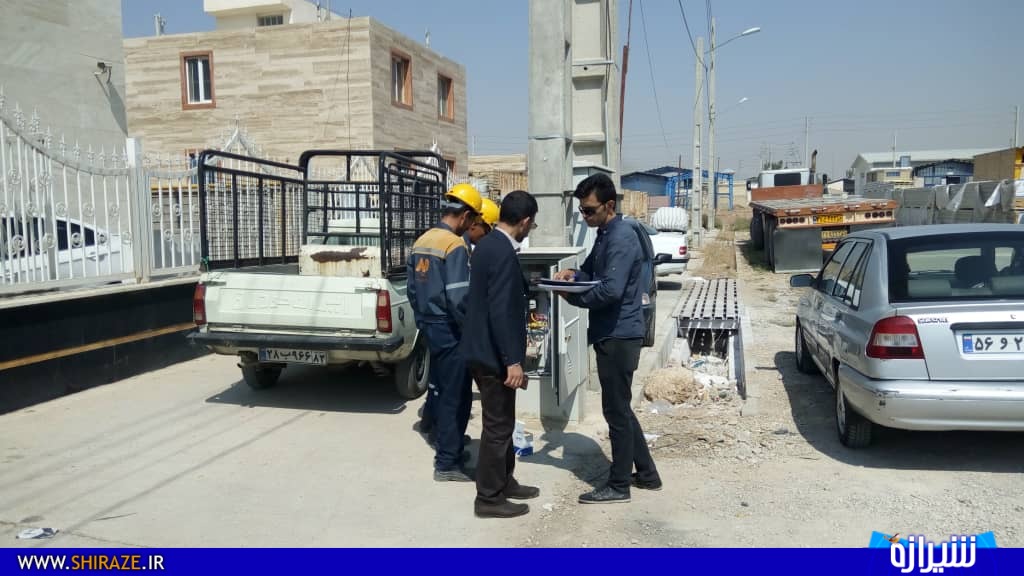 خدمت رسانی کارگران بسیجی شهرک صنعتی شیراز با عنوان «شیفت ایثار»+ تصاویر