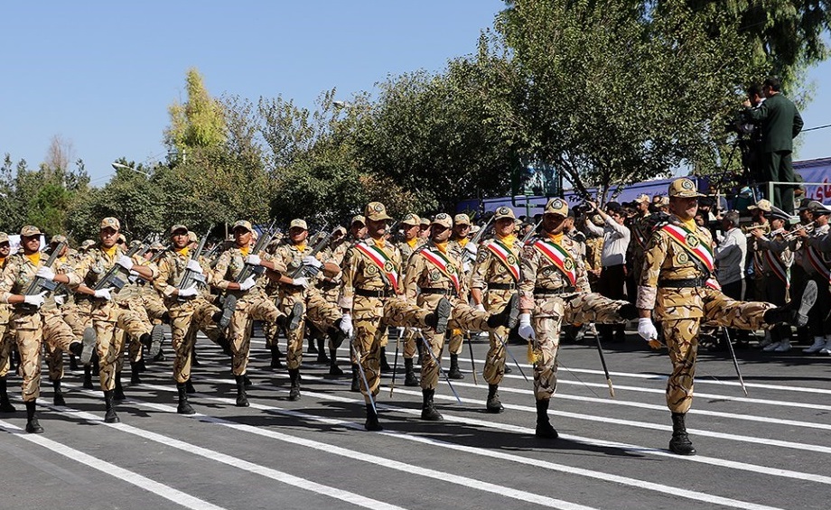 برگزاری رژه «صلابت و سلحشوری نیروهای مسلح» در فارس