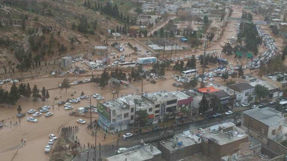 گرفتار شدن ۲۰۰ خودرو در دروازه قرآن شیراز