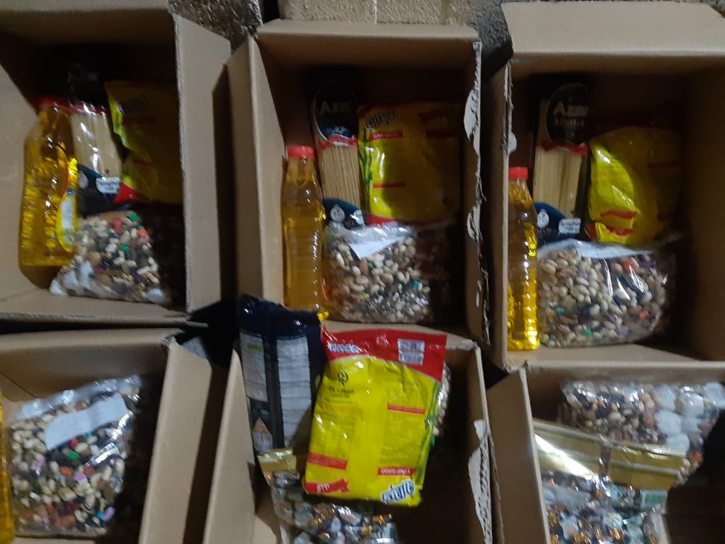 توزیع 2هزار بسته آجیل و شکلات در مناطق حاشیه شهر شیراز در شب یلدا