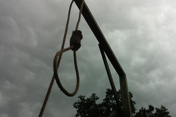 ناگفته هایی از اجرای حکم اعدام در گفتگو با چند نفر از مجریان حکم / از چگونگی بستن طناب دار تا 45 دقیقه ای که باید اعدامی بر چوبه دار بماند