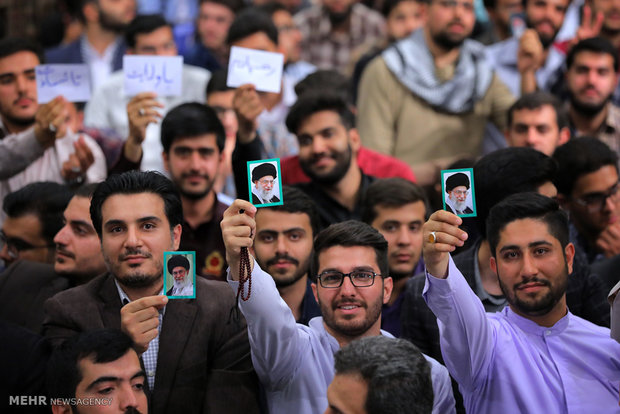 اعلام آمادگی ۵ هزار دانشجوی استان فارسی جهت حضور در میدان نبرد با آمریکا و اسرائیل+ اسامی