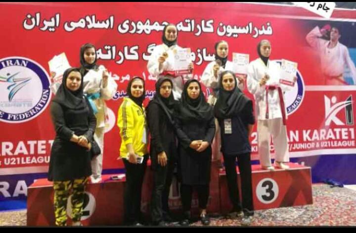 چهار نشان رنگارنگ کاراته کشور برگردن دختران فارس