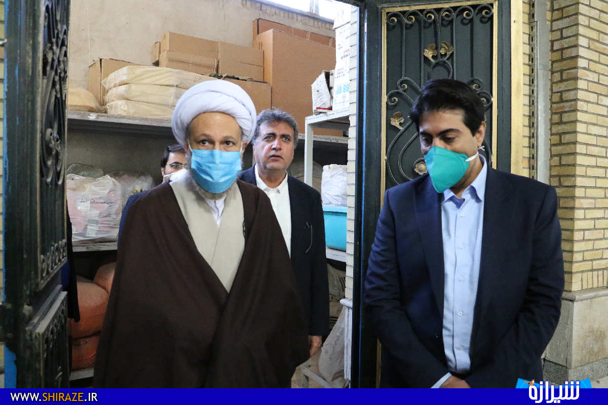 بازدید مسئولان استانی از کارگاه های ساخت ماسک و مواد ضد عفونی شیراز