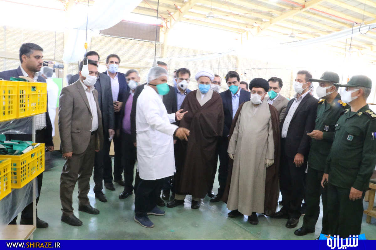 بازدید مسئولان استانی از کارگاه های ساخت ماسک و مواد ضد عفونی شیراز