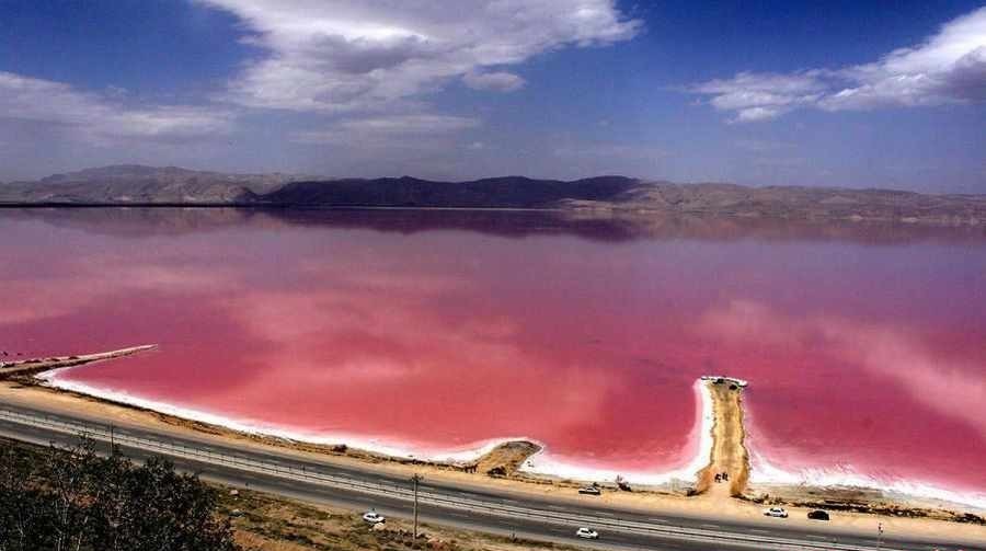 مدیر کل محیط زیست فارس: 4 معدن، بدون اخذ مجوز از محيط زيست است/سازمان صنعت، معدن و تجارت نبايد شيوه هاي برداشت مخرب نمک را تاييد کند