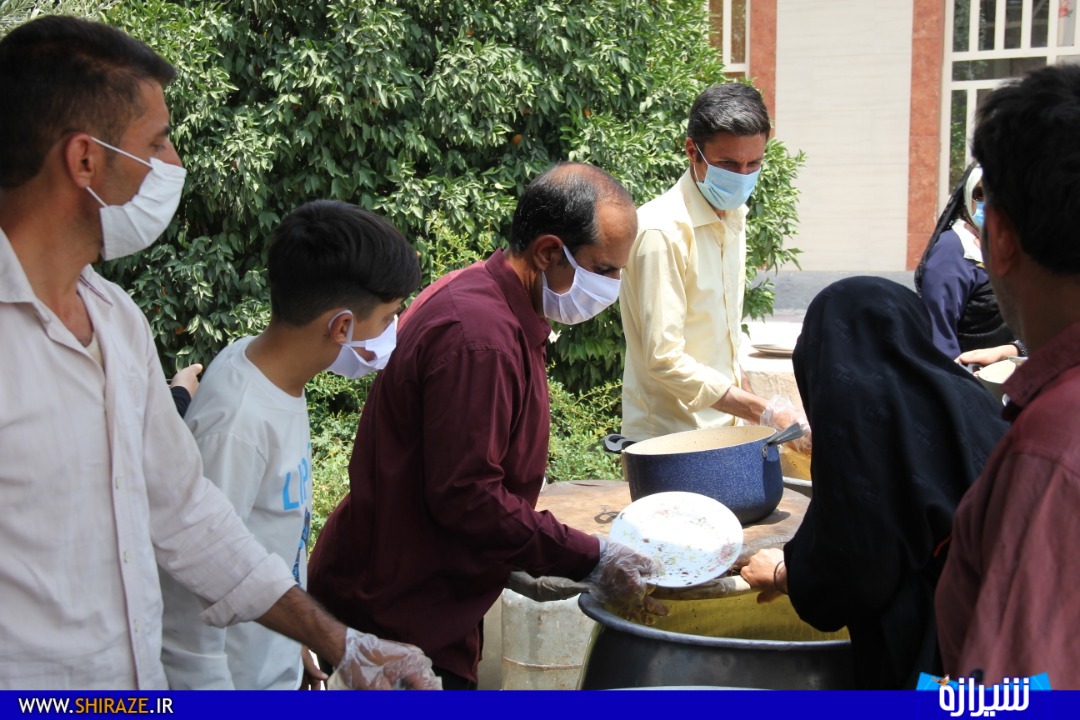 اطعام ساکنان مناطق حاشیه کلانشهر شیراز در روز عید غدیر