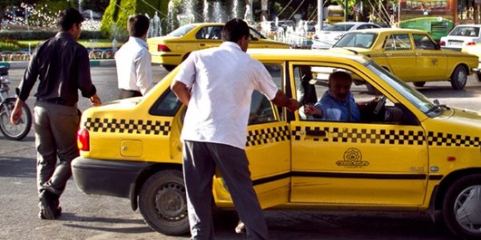 دعوای اکثر مسافر و راننده تاکسی های شیرازی بر سر پول خُرد تمامی ندارد/بهانه کرونایی در نبود تاکسیمترها!
