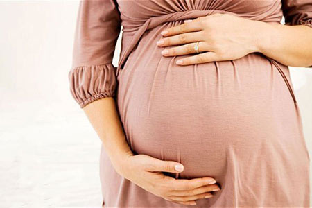 شش ماه اول شیردهی روزه داری ممنوع است/ سه ماهه اول وسوم بارداری روزه گرفتن توصیه نمی شود