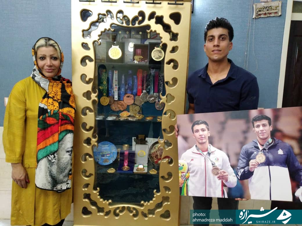 کسب طلای فرنگی ایران توسط کشتی گیر شیرازی در المپیک توکیو/ شادی مردم در شیراز + عکس