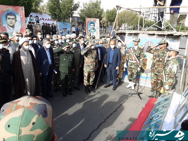آغاز مراسم رژه یگان های ارتش در شیراز