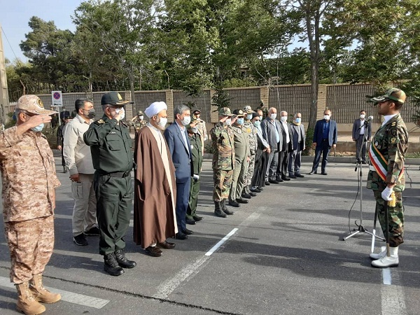 آغاز مراسم رژه یگان های ارتش در شیراز