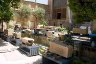هفت تنان؛ موزه سنگ‌های تاریخی شیراز