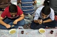 روزانه ۱۱ هزار افطاری ساده در شیراز توزیع می‌شود