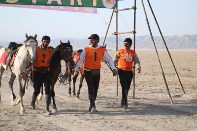 قلات شهرستان اوز میزبان رقابت های استقامت اسب سواری فارس