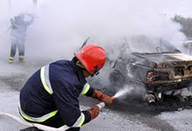 آتش‌سوزی یک اتومبیل و منزل در شیراز مهار شد