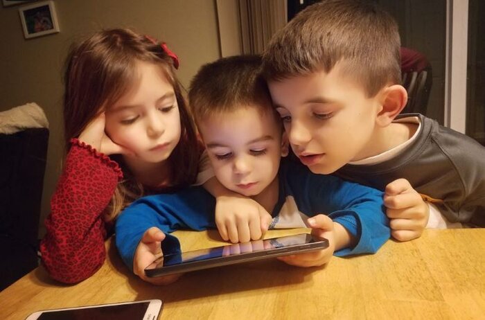 چگونه مراقب کودکان خود در فضای مجازی باشیم