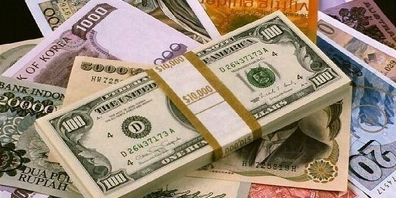 کشف ۱۰ هزار پوند ارز قاچاق در شیراز