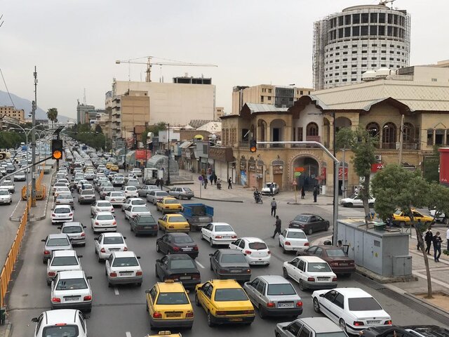 مِهر با ترافیک به استقبال بازگشایی مدارس شیراز رفت